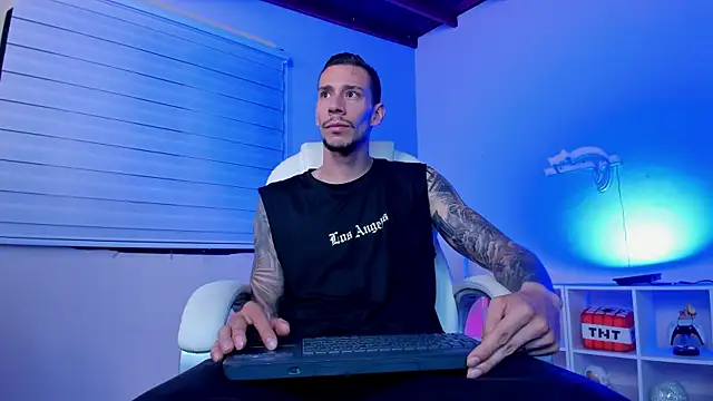 J king   online show from June 17, 12:26 pm