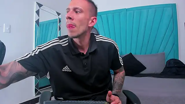 J king   online show from February 10, 9:47 pm