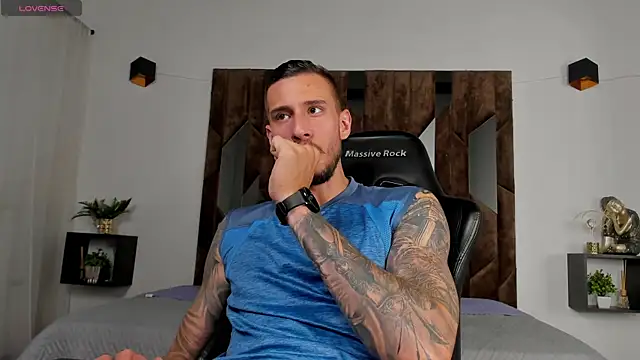 J king   online show from April 13, 8:13 pm