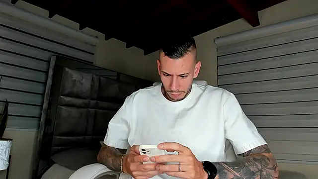 J king   online show from May 24, 10:26 am