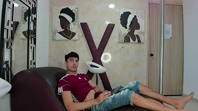 YOUNG GUYS1 online show from June 2, 7:19 am
