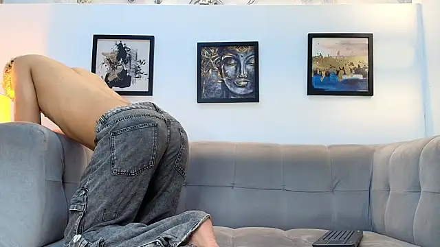 YOUNG GUYS1 online show from April 23, 7:26 am