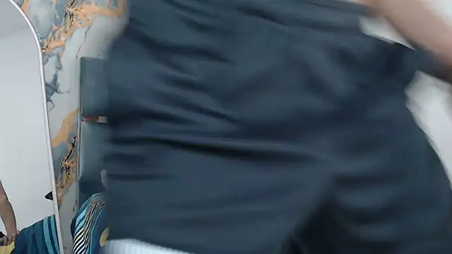 YOUNG GUYS1 online show from February 7, 1:24 am