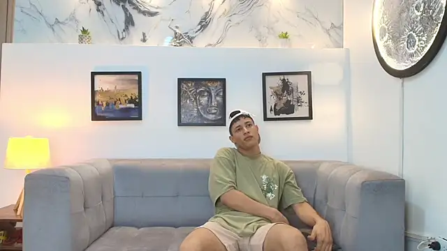 YOUNG GUYS1 online show from December 19, 1:20 am