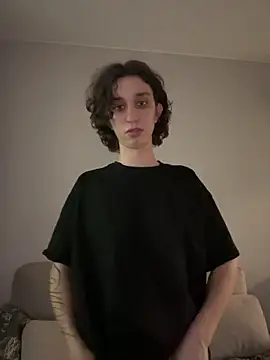 JuicyBoy777 online show from December 17, 11:43 pm