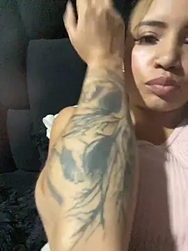 liliymike19 online show from January 9, 1:23 am