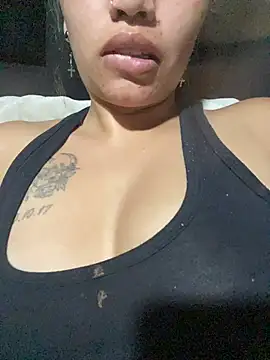 liliymike19 online show from January 7, 3:33 am