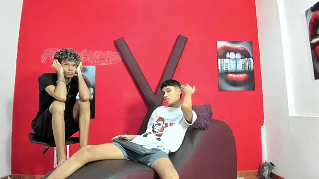 HORNY PRETTY online show from May 9, 4:32 pm