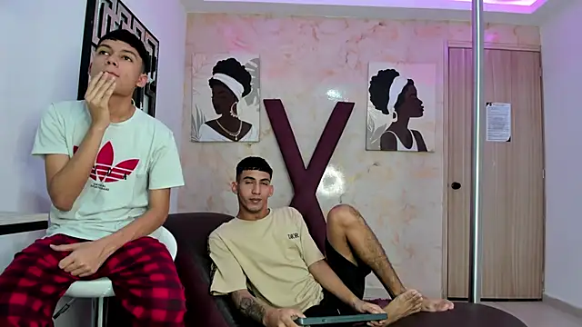 HORNY PRETTY online show from March 25, 7:24 pm