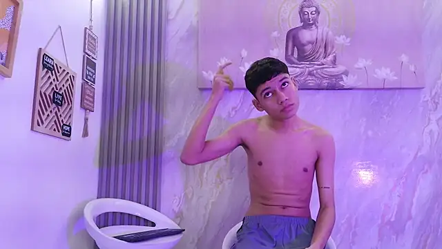 HORNY PRETTY online show from April 19, 1:12 pm