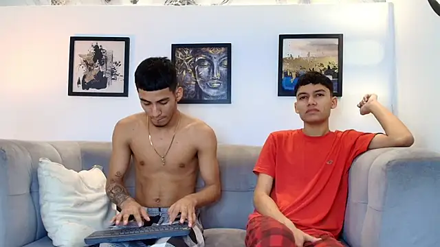 HORNY PRETTY online show from April 15, 7:18 pm