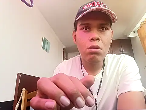 Snapshot of alexanderbaron26 chatting on February 7, 4:59 pm alexanderbaron26 online show from February 7, 4:59 pm