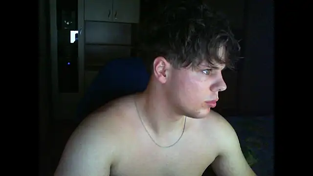 GymGuy0505 online show from January 5, 10:46 pm