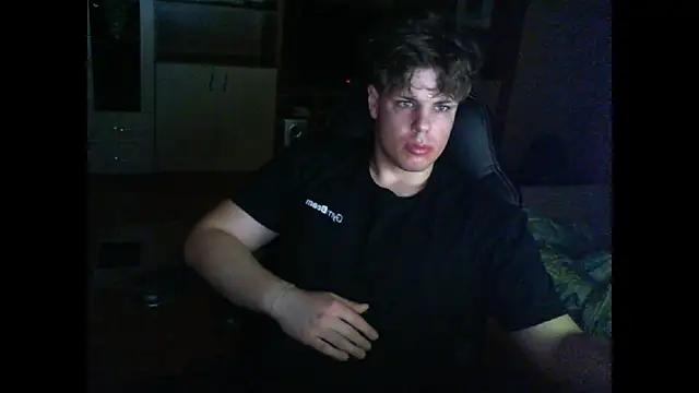 GymGuy0505 online show from February 14, 11:27 pm