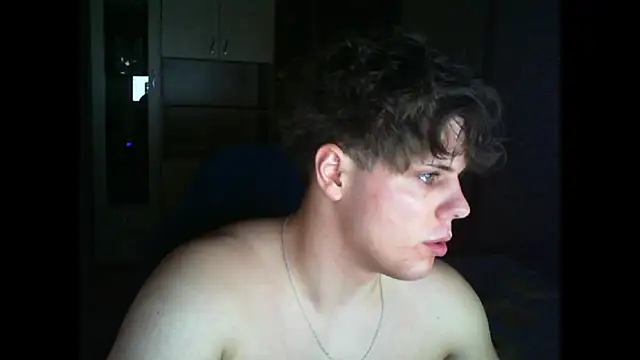 GymGuy0505 online show from January 6, 10:36 pm