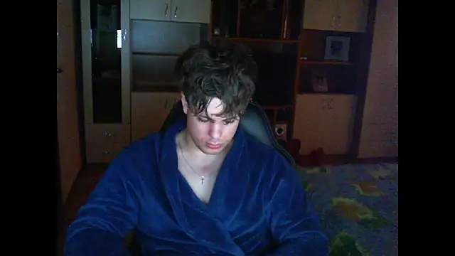 GymGuy0505 online show from April 7, 1:35 pm