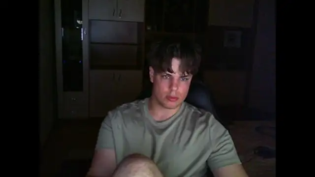 Snapshot of GymGuy0505 chatting on May 16, 9:47 pm GymGuy0505 online show from May 16, 9:47 pm