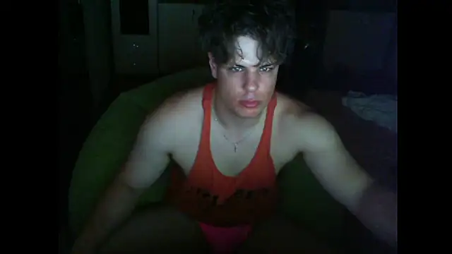 Snapshot of GymGuy0505 chatting on June 1, 7:35 pm GymGuy0505 online show from June 1, 7:35 pm