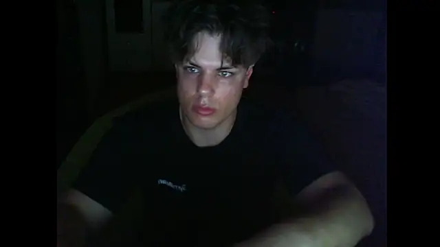 Snapshot of GymGuy0505 chatting on May 31, 8:20 pm GymGuy0505 online show from May 31, 8:20 pm