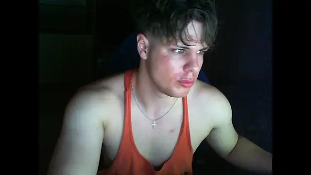 GymGuy0505 online show from April 5, 8:37 pm