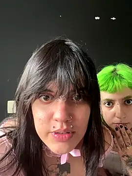 Snapshot of diezinha chatting on December 17, 6:57 pm diezinha online show from December 17, 6:57 pm