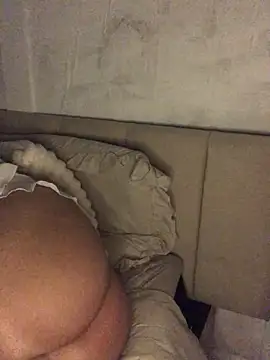 Welsh Maya221x online show from January 7, 9:42 pm