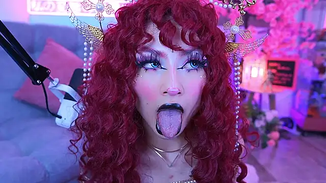 Hayami Lee online show from May 25, 4:45 am