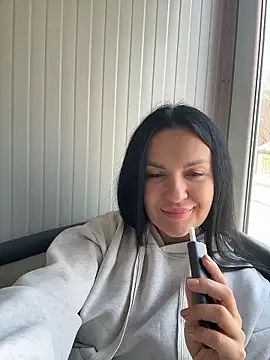 Snapshot of MeganBlueq chatting on January 18, 11:13 am MeganBlueq online show from January 18, 11:13 am