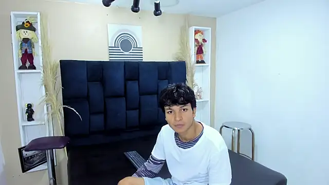 Joseph Gonzalez online show from March 8, 11:35 am