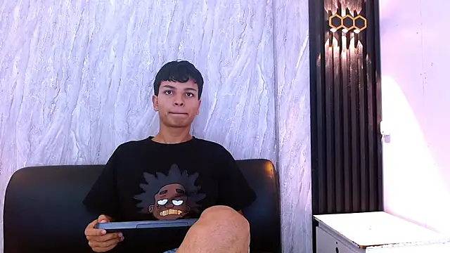 Joseph Gonzalez online show from January 11, 1:07 pm