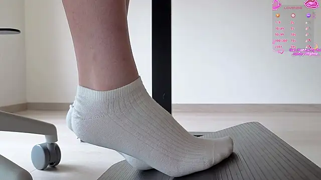 Feetbeth online show from April 15, 4:22 pm