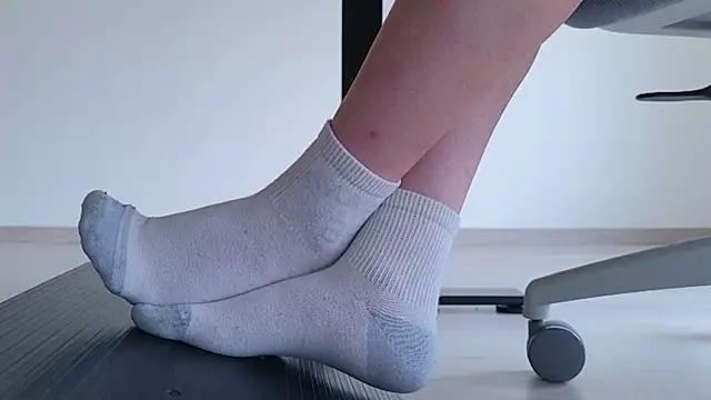 Feetbeth online show from May 27, 4:14 pm