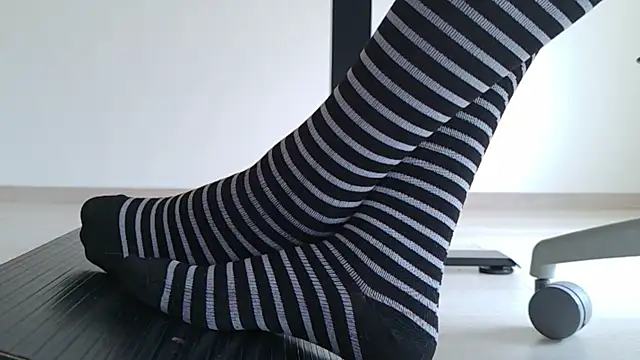 Feetbeth online show from May 28, 3:51 pm