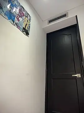 Annyhathatway online show from January 7, 10:59 pm