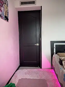 Annyhathatway online show from January 10, 9:32 pm