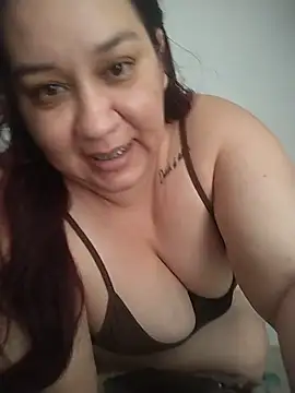 Snapshot of sharon_G chatting on June 1, 6:18 pm sharon G online show from June 1, 6:18 pm