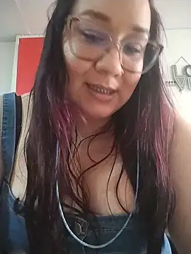 Snapshot of sharon_G chatting on May 22, 6:28 pm sharon G online show from May 22, 6:28 pm