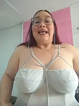 Snapshot of sharon_G chatting on May 11, 6:05 pm sharon G online show from May 11, 6:05 pm