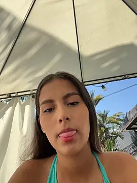Snapshot of Valeria-escobar chatting on January 7, 1:49 pm Valeria-escobar online show from January 7, 1:49 pm