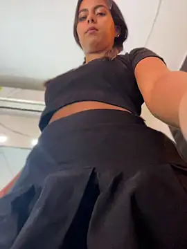 Snapshot of Valeria-escobar chatting on April 25, 11:24 am Valeria-escobar online show from April 25, 11:24 am