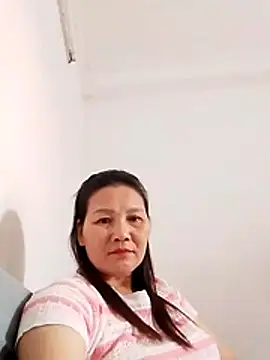 Snapshot of Cako-naka chatting on December 15, 3:01 am Cako-naka online show from December 15, 3:01 am