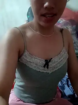 Snapshot of little-effy chatting on July 18, 11:57 pm little-effy online show from July 18, 11:57 pm