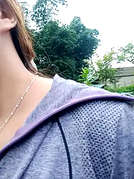 Snapshot of little-effy chatting on July 1, 10:48 am little-effy online show from July 1, 10:48 am