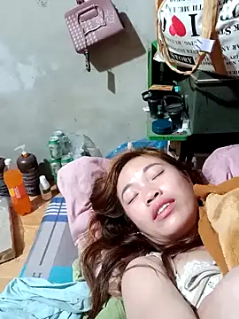 little-effy online show from February 17, 6:16 pm