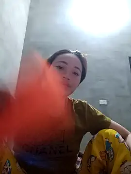 little-effy online show from March 27, 5:36 pm