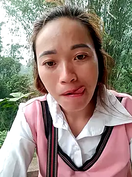 little-effy online show from April 5, 1:56 am