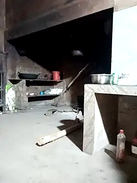 little-effy online show from February 18, 6:33 am