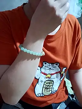 Snapshot of little-effy chatting on June 14, 1:56 pm little-effy online show from June 14, 1:56 pm