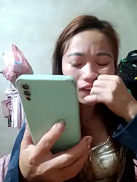 little-effy online show from March 15, 6:15 pm