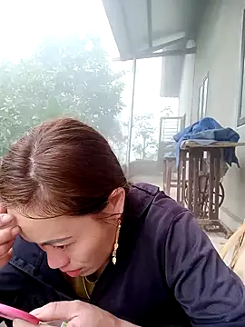 little-effy online show from February 15, 3:07 am